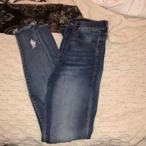 Higher waisted demin skinny jeans